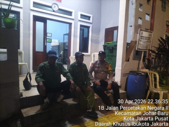 
					Siskamling Malam RW 06 Diperkuat, Polisi Tekankan Disiplin Wajib Lapor Tamu demi Cegah Kejahatan