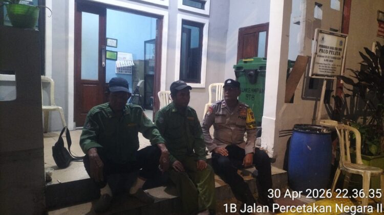 Siskamling Malam RW 06 Diperkuat, Polisi Tekankan Disiplin Wajib Lapor Tamu demi Cegah Kejahatan