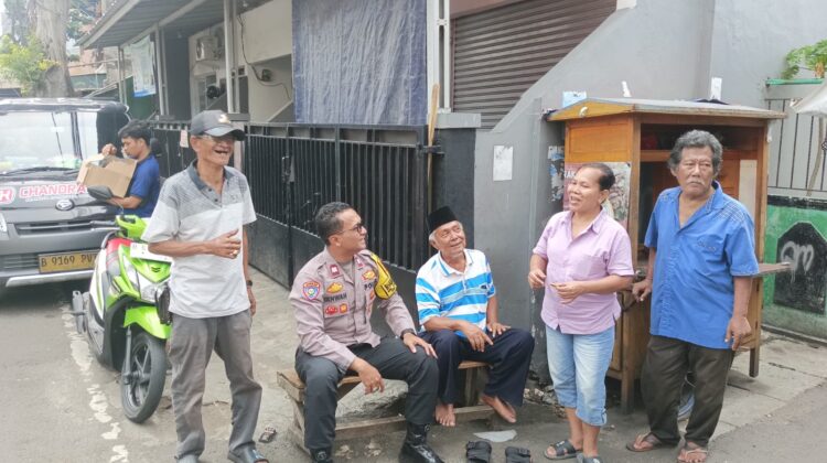 Cooling System dan Patroli Wilayah, Bhabinkamtibmas Ajak Warga Jaga Kondusifitas Kampung Rawa