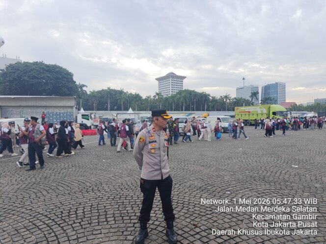 
					Kapolsek Johar Baru Pimpin Apel May Day di Monas, 880 Personel Disiagakan Jaga Situasi Tetap Kondusif