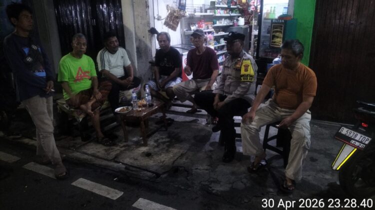 Ronda Dialogis Tengah Malam, Polisi dan Tokoh Warga RW 11 Kompak Redam Potensi Gangguan Kamtibmas