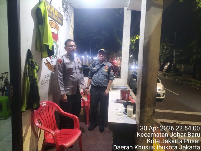 
					Patroli Malam Sentuh Poskamling, Polisi Gaungkan Wajib Lapor Tamu demi Keamanan RW 07