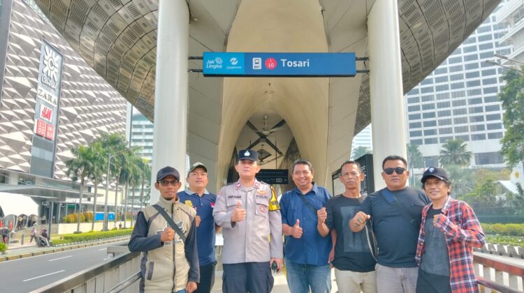 Polisi dan Warga Bersinergi, Arus Massa May Day di Halte Tosari Terpantau Aman