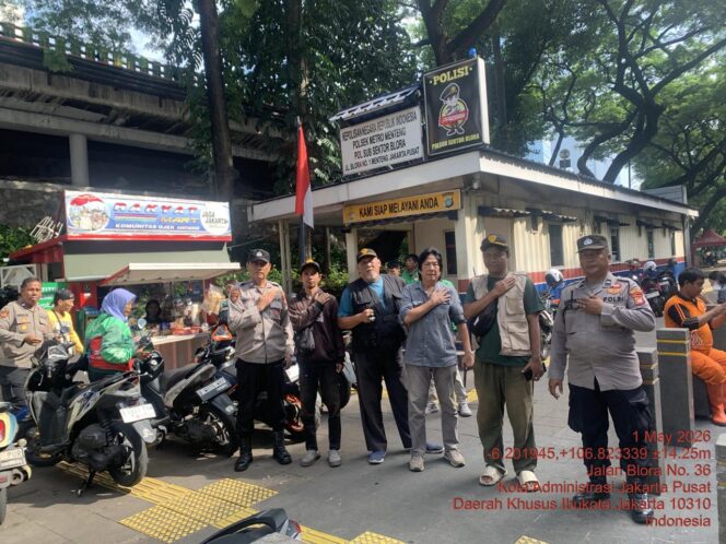 
					Polisi dan Masyarakat Siaga di Jalan Blora, Pergerakan Massa May Day Dipantau Ketat