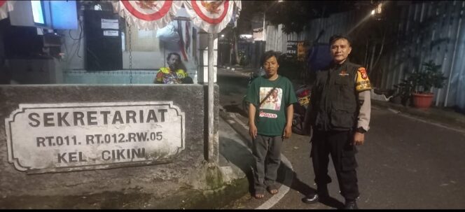 
					Bhabinkamtibmas Cikini Dorong Warga Aktif Jaga Lingkungan Lewat Satkamling