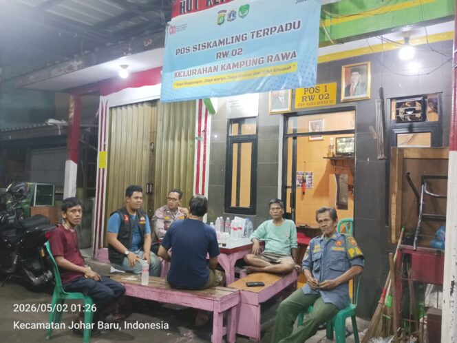 
					Patroli Wilayah dan Sambang Satkamling RW 02 Kampung Rawa, Polisi Perkuat Kewaspadaan Dini Warga