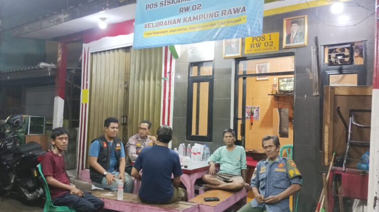 Patroli Wilayah dan Sambang Satkamling RW 02 Kampung Rawa, Polisi Perkuat Kewaspadaan Dini Warga