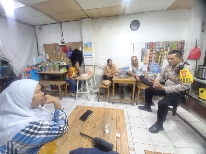 
					Polisi Sambangi Warga Kenari, Perkuat Sinergi dan Imbauan Kamtibmas