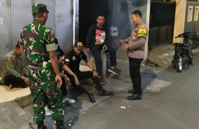 
					Patroli/Siskamling di Cakung Ciptakan Lingkungan Aman dan Kondusif