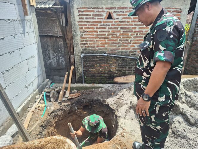 
					Satgas TMMD 128 Bantu Pembuatan Jamban Rumah Ibu Sumarni