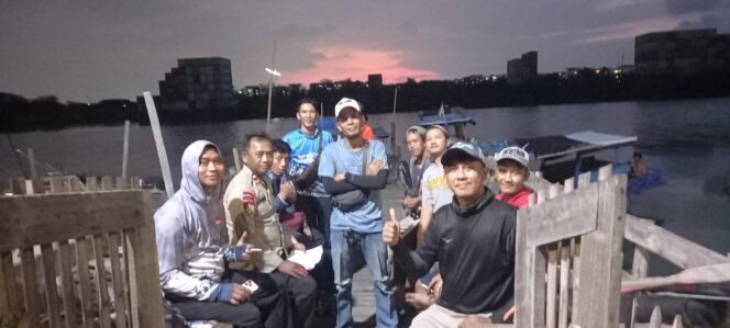 
					Heroik! Ditpolairud PMJ Selamatkan 11 Pemancing dari Kapal Bocor di Tanjung Priok