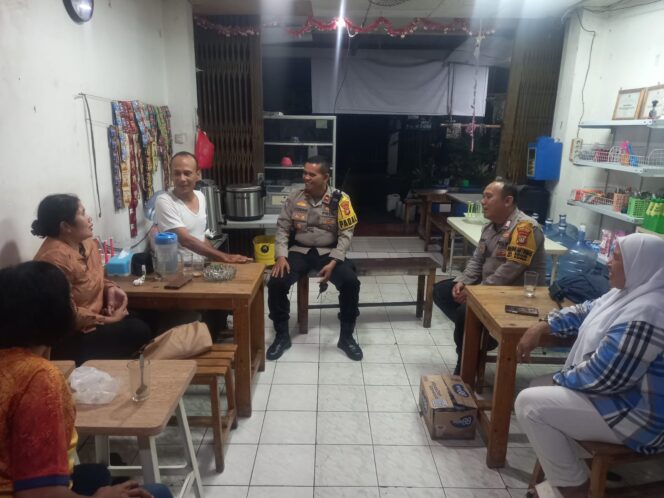 
					Polisi Sambangi Warga Kenari, Perkuat Sinergi dan Imbauan Kamtibmas