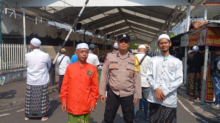 Bhabinkamtibmas Monitoring Pengajian Rutin di Kwitang, Kegiatan Berlangsung Aman dan Kondusif