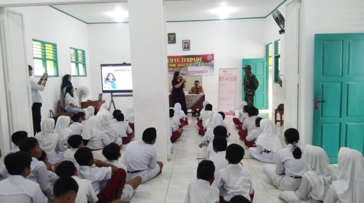 Bangun Karakter Sejak Dini, Astuty Foundation Bersama Kodim Pati Gelar Sosialisasi Anti Bullying di TMMD 128
