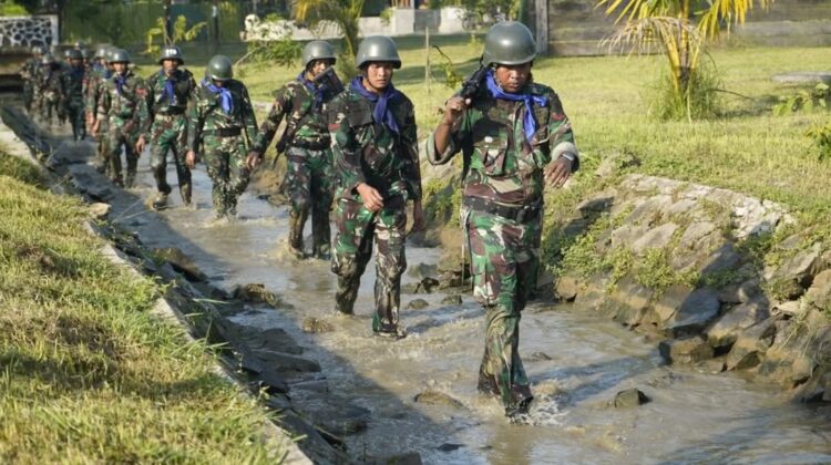 Cakra Obstacles Run Yonif 305 Kostrad, Asah Mental dan Soliditas Prajurit