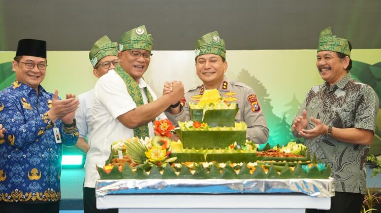 Berkunjung ke Mapolda Riau, Menteri Lingkungan Hidup Dorong Replikasi Green Policing Secara Nasional