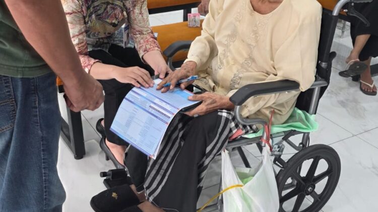 Frontliner BRI Kanca Kebon Jeruk Berikan Layanan dengan Sepenuh Hati kepada Nasabah