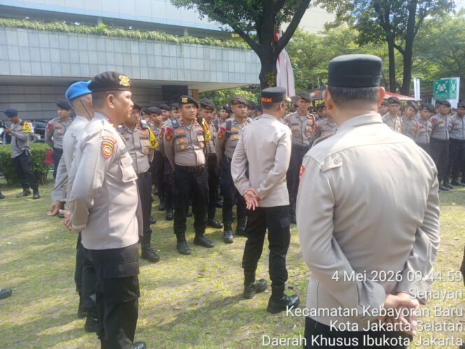 
					Kapolsek Johar Baru Pimpin Apel Pengamanan Aksi Unjuk Rasa di Kementerian