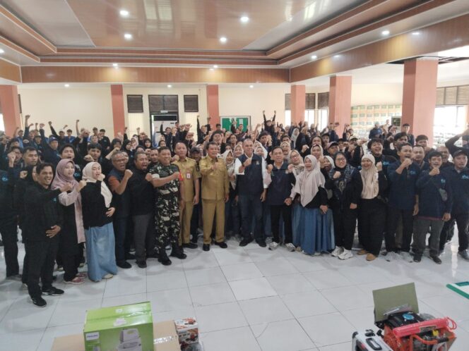 
					Hadiri Pembekalan WUB 2026, Danramil Cisoka: Ekonomi Kuat Stabilitas Terjaga