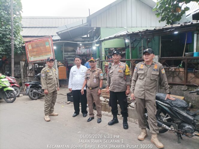 
					Polisi Bersama 3 Pilar Berikan Imbauan Humanis kepada PKL di Samping Pasar Gembrong