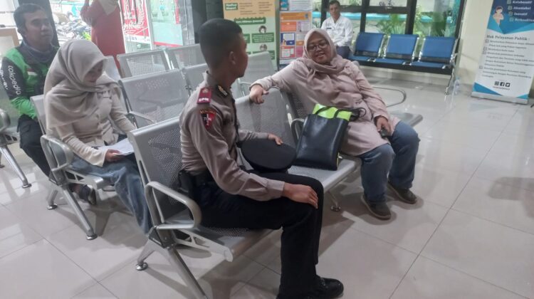 Bhabinkamtibmas Kebon Kacang Bersama Siswa Latja Laksanakan Sambang di Kantor Kelurahan