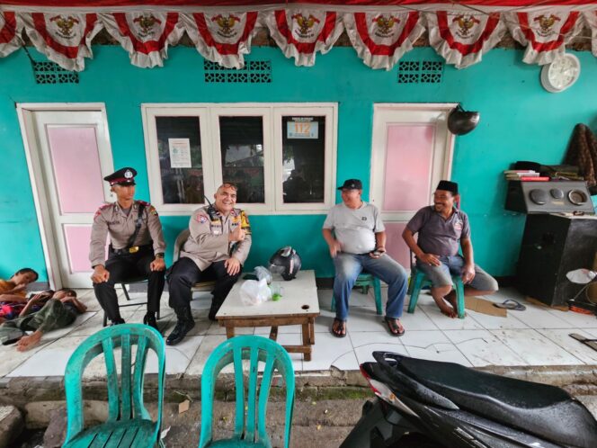 
					Bhabinkamtibmas Kampung Bali Bersama Siswa Latja Sambangi Pemukiman Warga RW 05 Tanah Rendah