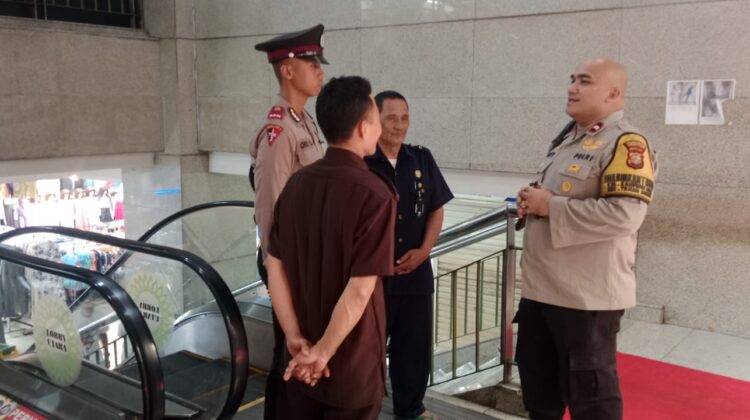 Bhabinkamtibmas Kampung Bali Bersama Siswa Latja Laksanakan Patroli dan Sambang di Pasar Blok A Tanah Abang