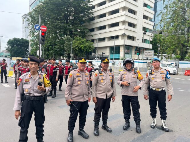 
					Pengamanan Lintasan Aksi Unras di Tl Kebon Sirih Berjalan Aman, 49 Personel Gabungan Dikerahkan