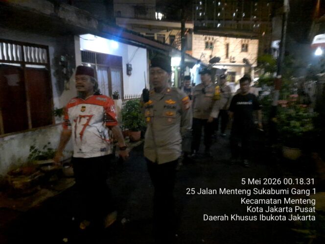 
					Patroli Jalan Kaki di Jalan Menteng Sukabumi, Polsek Metro Menteng Perkuat Keamanan Lingkungan Malam Hari