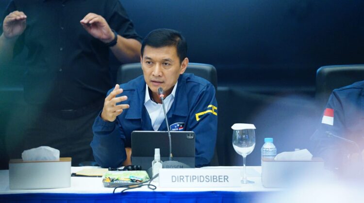 Buronan Interpol Red Notice Kasus Penipuan Online Internasional Berhasil Ditangkap