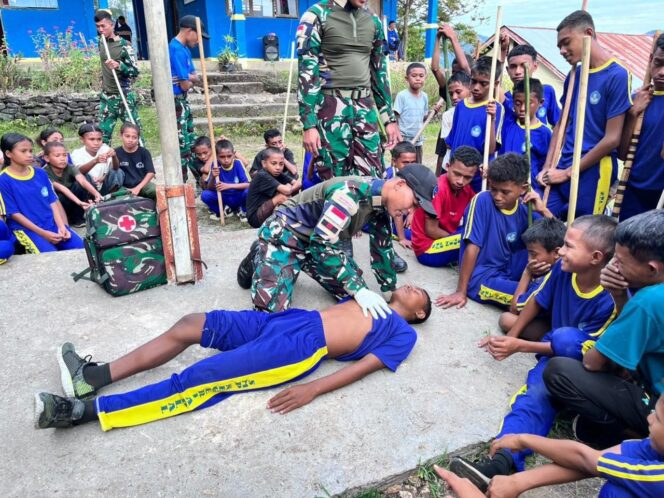 
					Satgas Pamtas Yonarhanud 2 Kostrad Gelar Kegiatan Pramuka di SMP Negeri Aplal