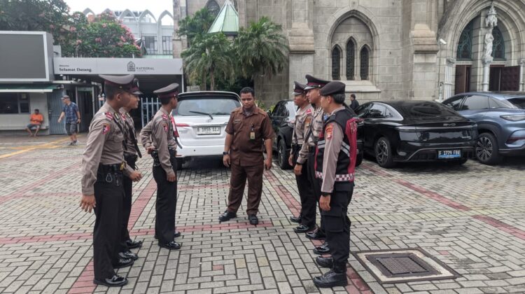 Pelatihan Unit Samapta Polsek Sawah Besar Kepada Siswa Polri dalam Patroli Presisi di Kawasan Katedral