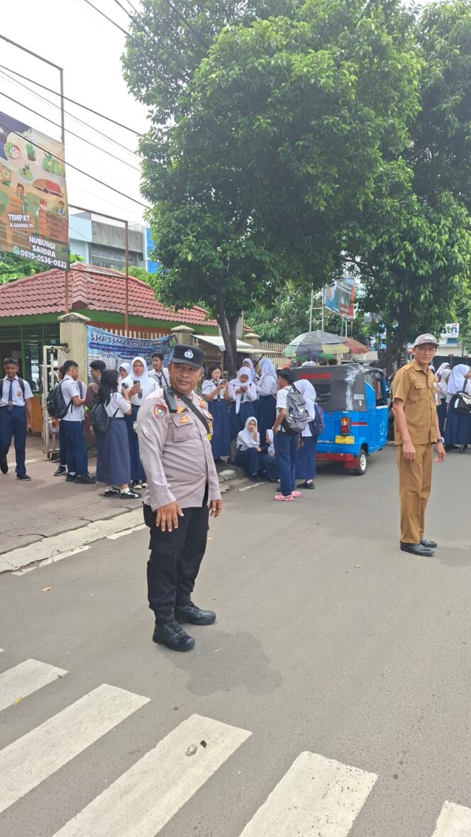 
					Langkah Kecil, Dampak Besar: Kepedulian Polri Amankan Kepulangan Pelajar