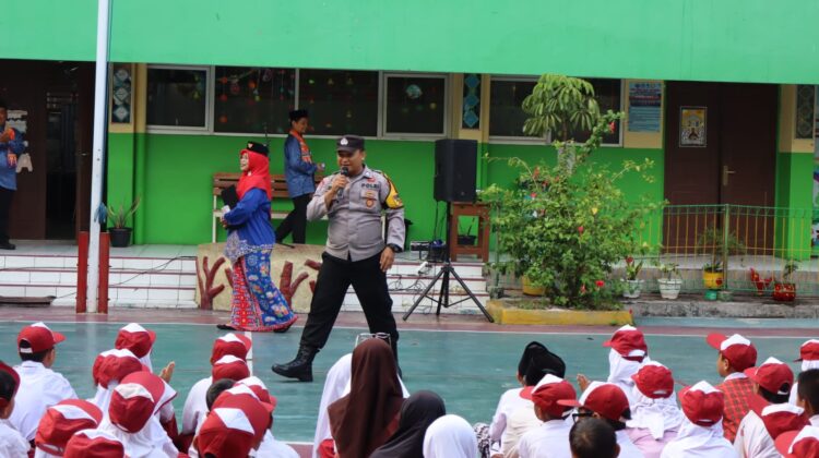 Bhabinkamtibmas Cempaka Baru Hadir di Sekolah, Polri Tanamkan Nilai Anti Bullying Sejak Dini