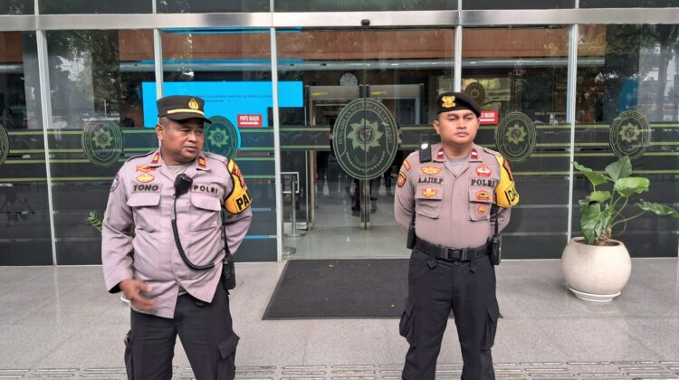 Dengan Integritas dan Dedikasi, Polri Pastikan Persidangan Berlangsung Kondusif