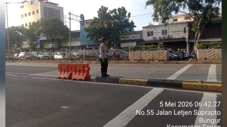 Polisi Atur Lalu Lintas Pagi di Senen, Arus Kendaraan Lancar dan Kondusif