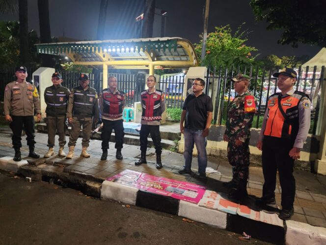 
					Polsek Senen Gelar Patroli Gabungan 3 Pilar, Antisipasi Kerawanan Kamtibmas Malam Hari
