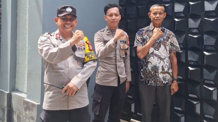 Patroli Humanis di Jalan Bonang, Bhabinkamtibmas Pegangsaan Perkuat Kewaspadaan Warga
