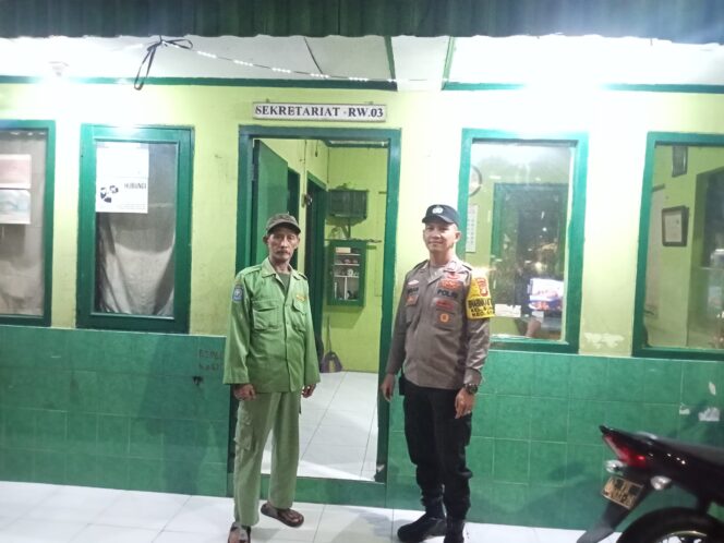 
					Polisi Sambangi Poskamling RW 03 Bungur, Imbau Warga Tingkatkan Kewaspadaan