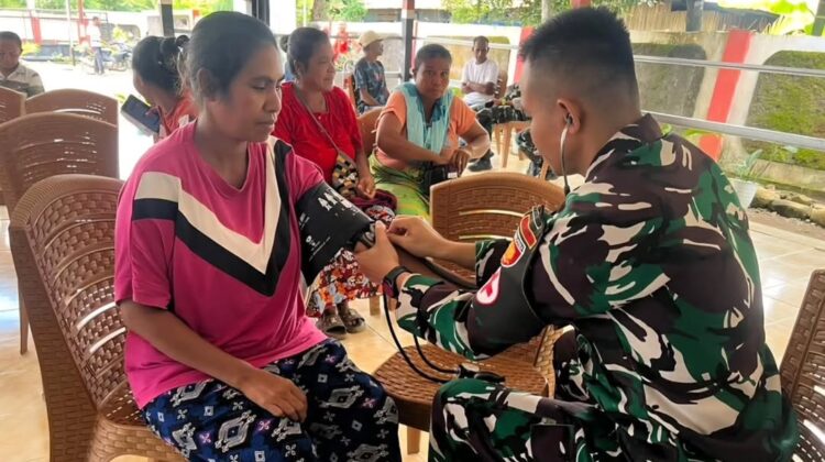 Yonarmed 12 Kostrad Layani Kesehatan Masyarakat Perbatasan