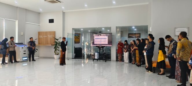 
					Semangat Kartini, BRI KC Daan Mogot Gelar Sharing Session dengan Busana Adat