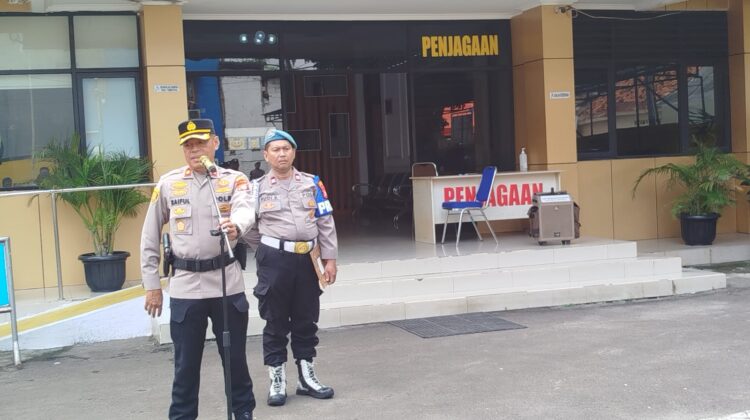 Apel Jam Pimpinan, Kapolsek Johar Baru Perkuat Profesionalisme Personel dan Siswa Latja Bintara