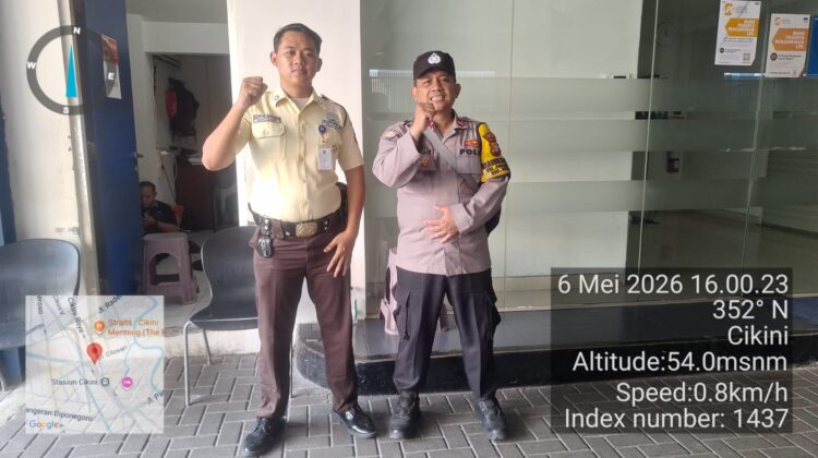 Sambangi Bank BCA, Bhabinkamtibmas Pegangsaan Perkuat Pengamanan dan Kewaspadaan