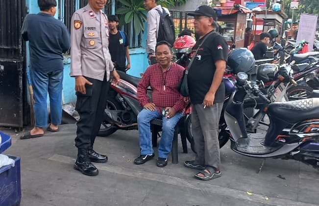 Monitoring Mahasiswa yang Akan Unjuk Rasa di Pengadilan Negeri Cibinong