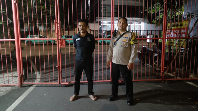 Potalisasi Di Satkamling Rw. 006, Bhabinkamtibmas Gunung Sahari Utara” Perkuat Keamanan Warga