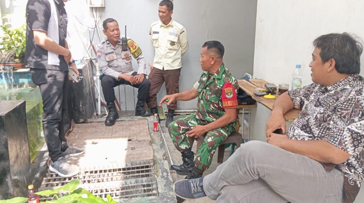 Bhabinkamtibmas Sambang SPBU Pasar Baru, Jaga Kamtibmas dan Pantau Pelayanan BBM