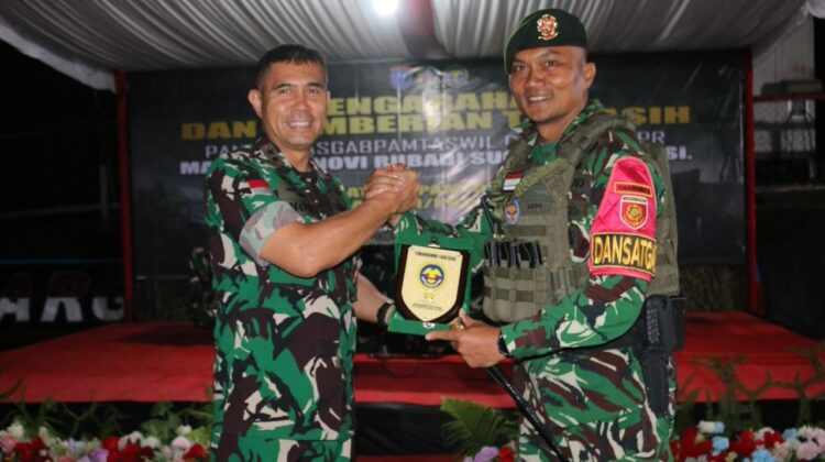 Pangkogasgabpamtaswil Darat XII/TPR Apresiasi Dedikasi dan Pengabdian Satgas Pamtas RI–Malaysia Yonarhanud 1 Kostrad