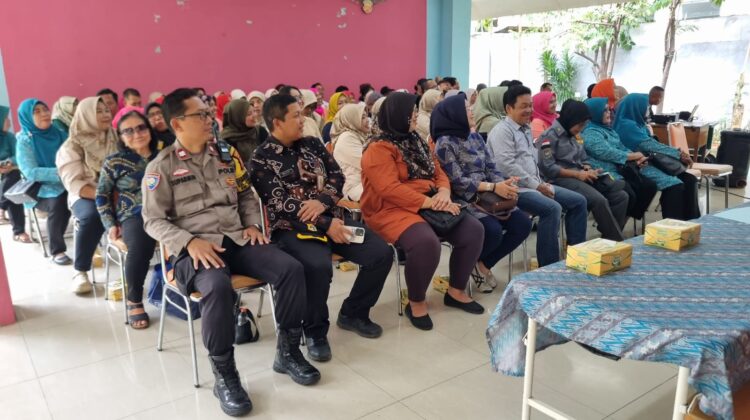 Bhabinkamtibmas Karet Tengsin Hadiri Sosialisasi Gerakan Pemilahan dan Pengolahan Sampah dari Sumber di RPTRA SEGAS