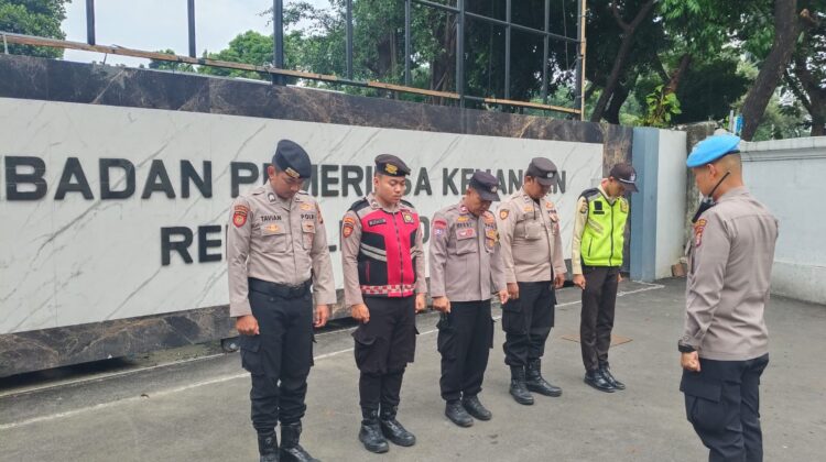 Kanit Propam Gelar Apel Pengamanan Aksi Unjuk Rasa di Depan Gedung BPK RI