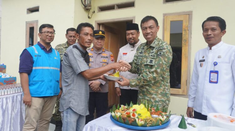 Gentengisasi RTLH Tuntas, Dandim 0510/Tigaraksa Serahkan Kunci